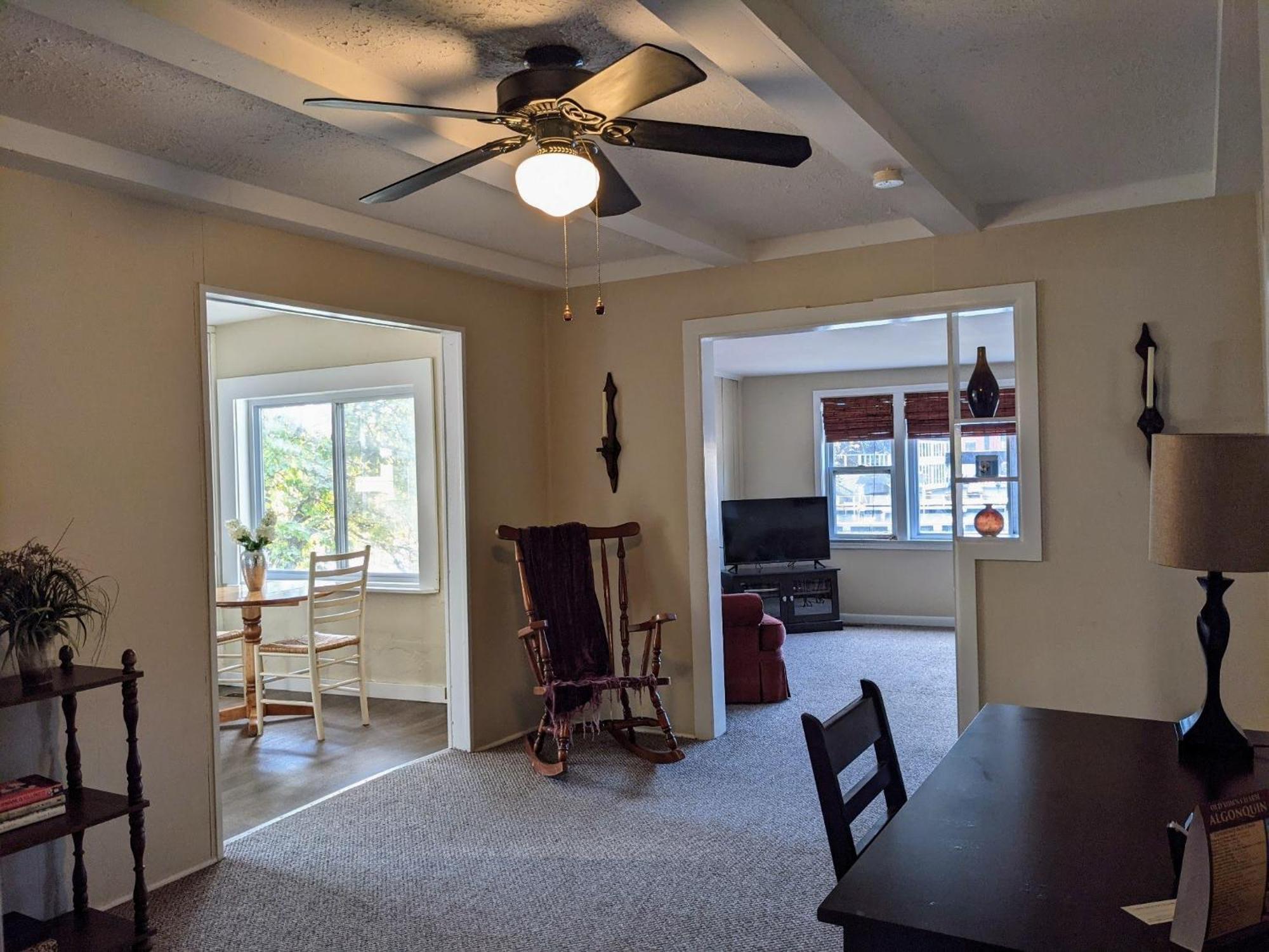 Casual Living Extended Stay Hotels Algonquin Room photo