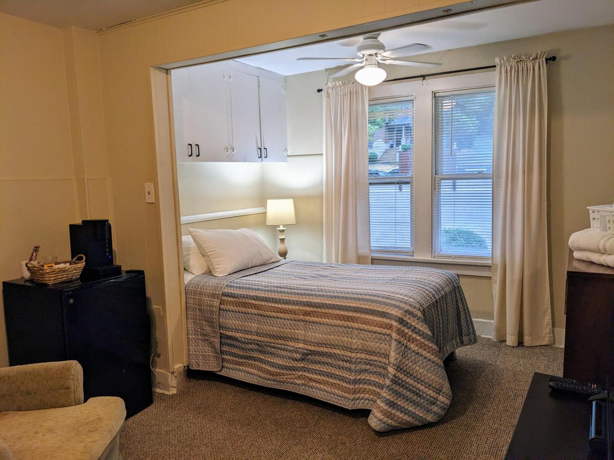 Casual Living Extended Stay Hotels Algonquin Exterior photo